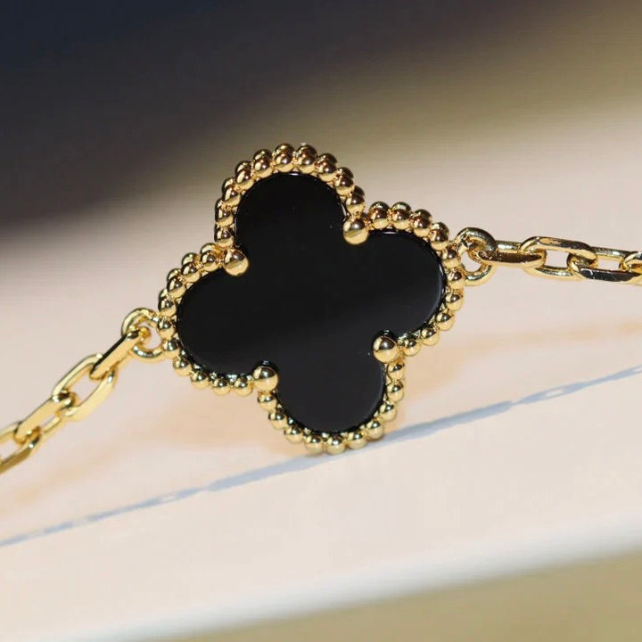 Mysitc CLOVER 20 MOTIFS ONYX NECKLACE