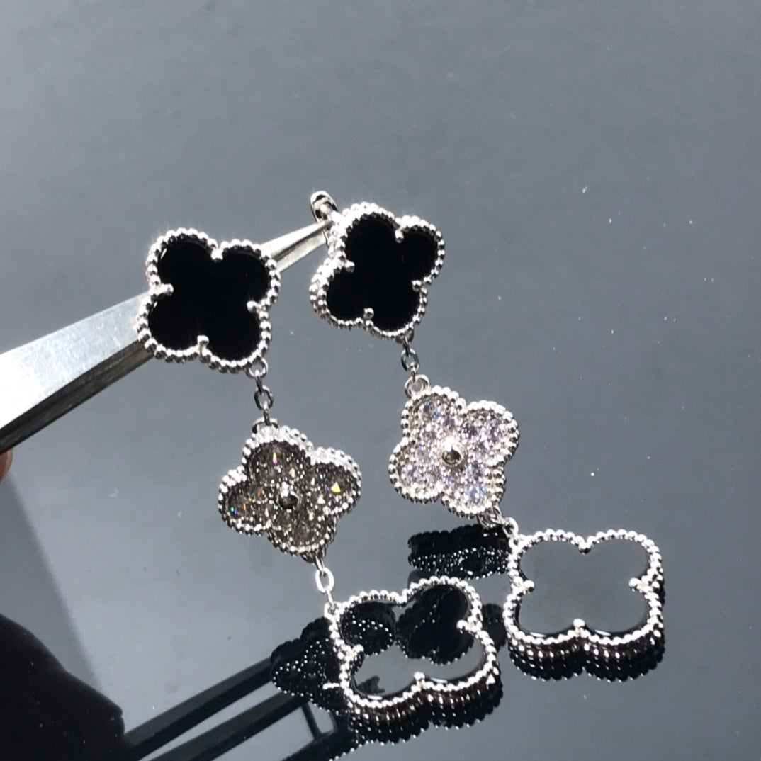 Mysitc CLOVER 3 MOTIF DIAMOND ONYX SILVER EARRINGS