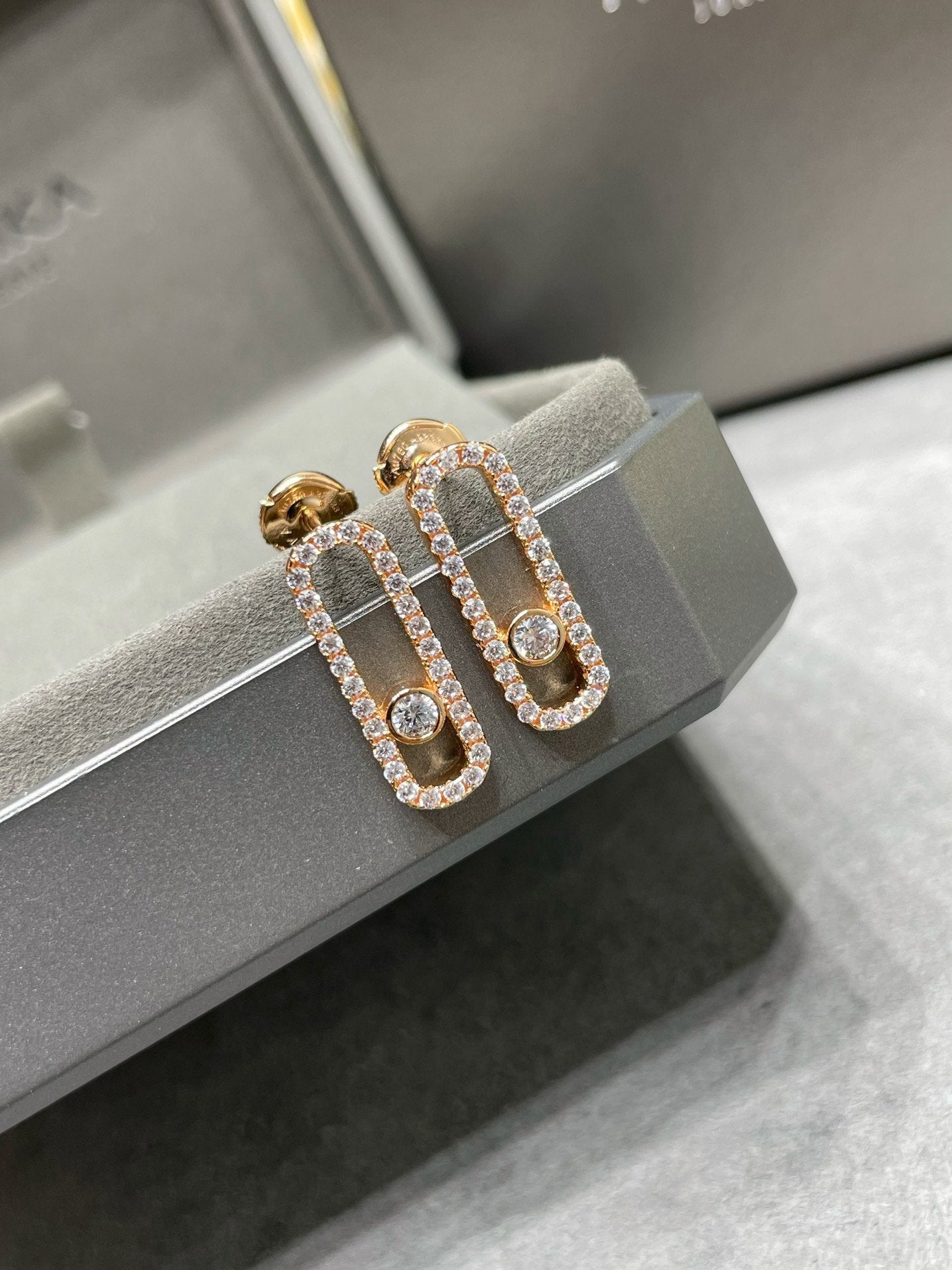 [Mystic ]MOVE UNO STUD DIAMOND PAVED EARRINGS