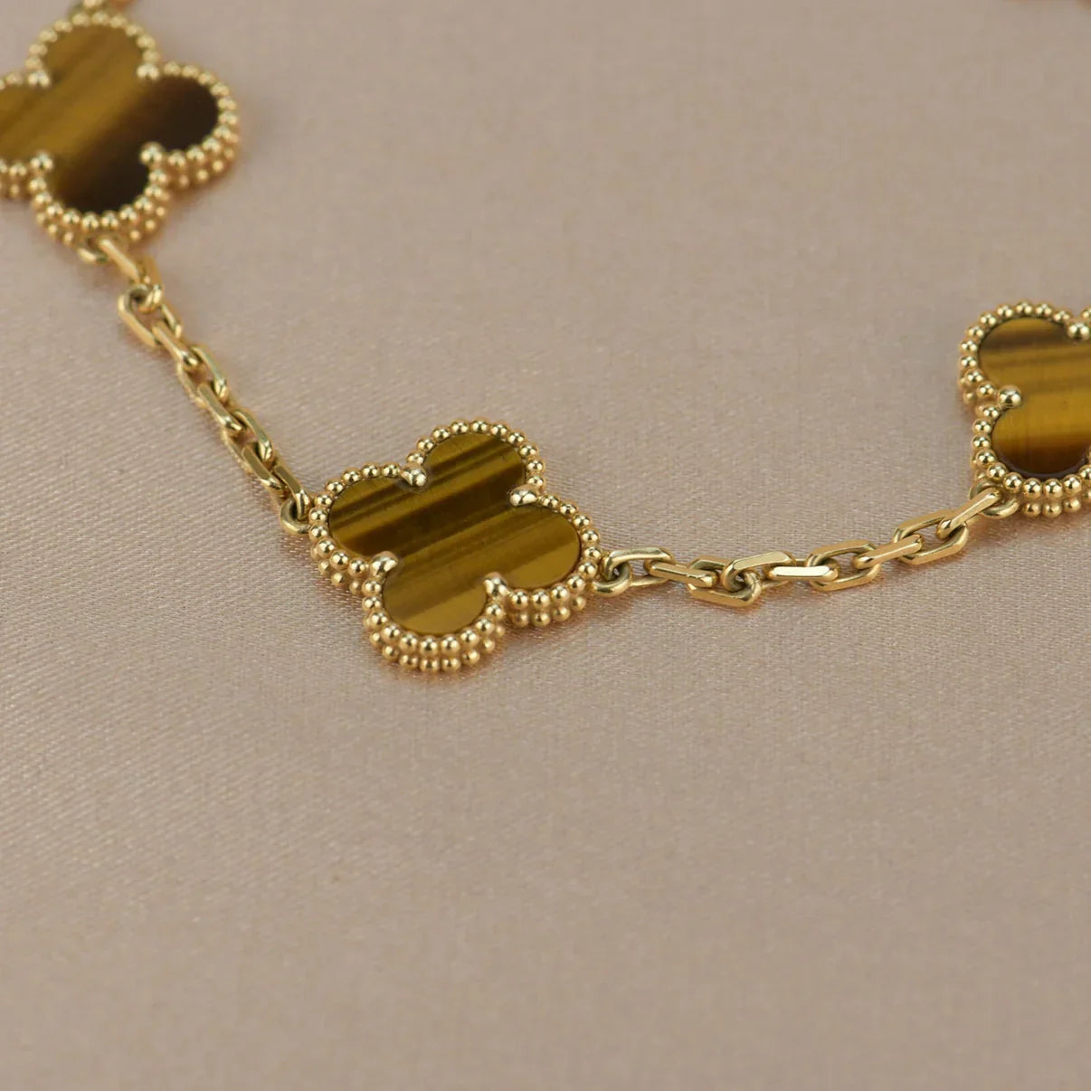 [Mystic] CLOVER 5 MOTIFS TIGER EYE BRACELET COLLECTION