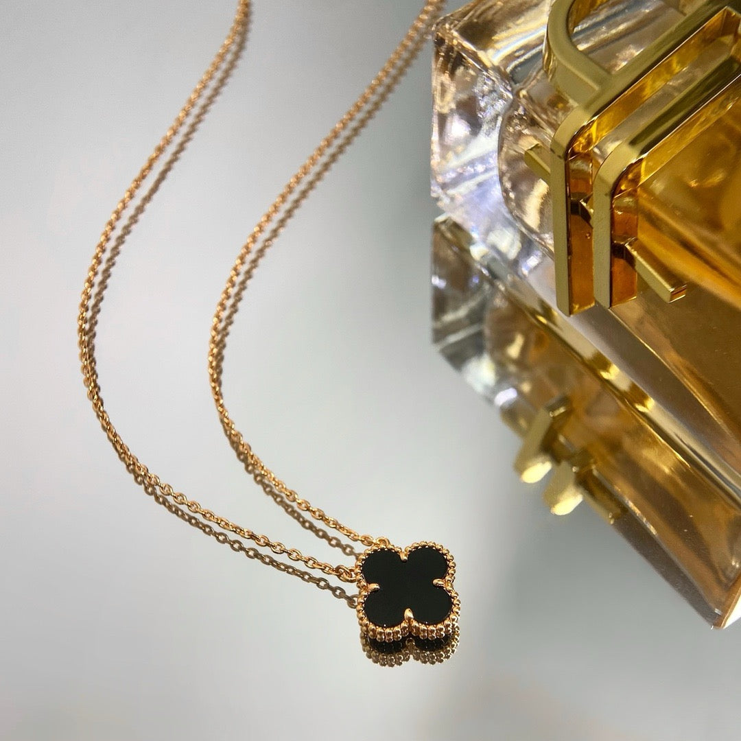 [Mystic]CLOVER 15MM BLACK ONYX SINGLE FLOWER NECKLACE