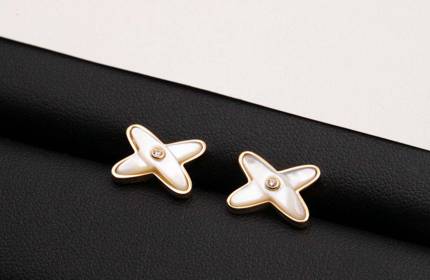 [Mystic]JEUX DE WHITE MOP PINK GOLD DIAMOND EARRINGS