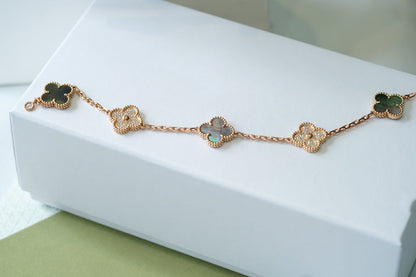 [Mystic] CLOVER 5 MOTIF GRAY MOP BRACELET COLLECTION