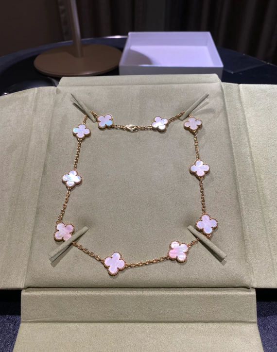 [Mystic]CLOVER 10 MOTIFS PINK CLAM NECKLACE